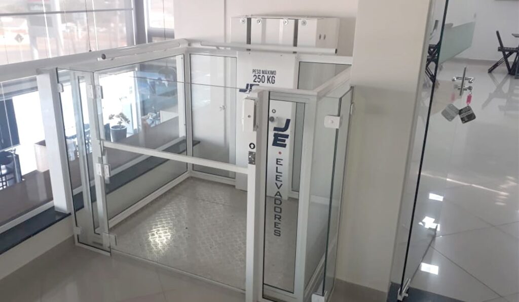 instalacao do elevador de acessibilidade