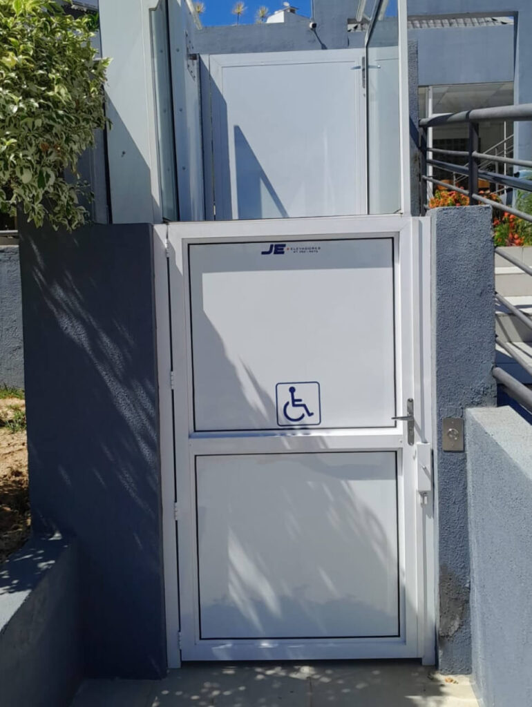 Elevador de Acessibilidade Revestimento em ACM